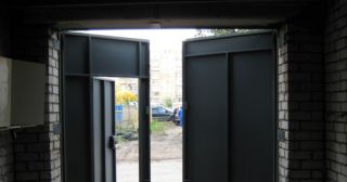 Купить гаражные ворота распашные Донецк, цена от 3945 руб.
